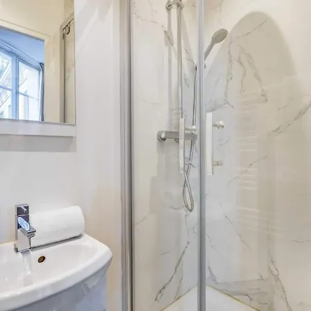 فندق مبيت وإفطار Louvre Rivage Apartments