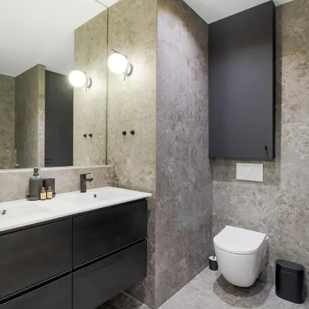 فندق مبيت وإفطار Louvre Rivage Apartments 3*