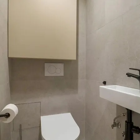 Louvre Rivage Apartments فندق مبيت وإفطار