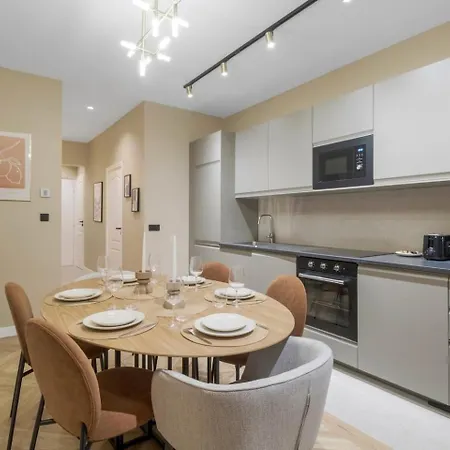Louvre Rivage Apartments فندق مبيت وإفطار 3*