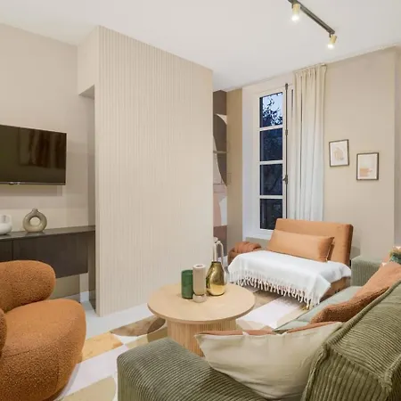 فندق مبيت وإفطار Louvre Rivage Apartments 3*
