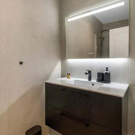 Louvre Rivage Apartments فندق مبيت وإفطار 3*