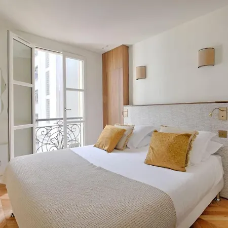 Louvre Rivage Apartments فندق مبيت وإفطار