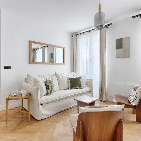 Louvre Rivage Apartments فندق مبيت وإفطار